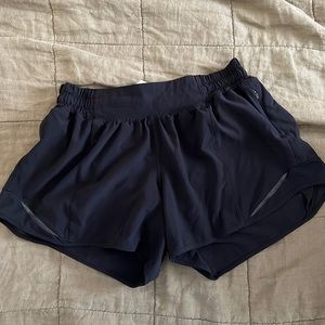 Lululemon shorts size 6